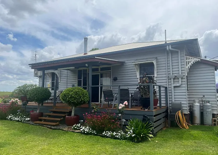 Country Charm On Acreage