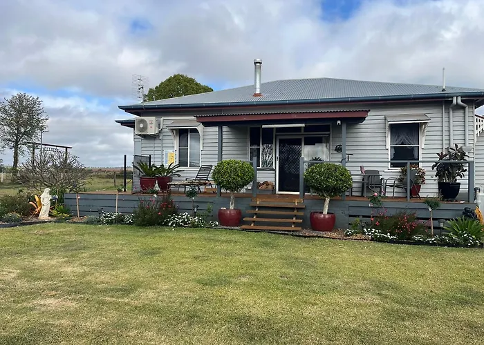 Country Charm On Acreage